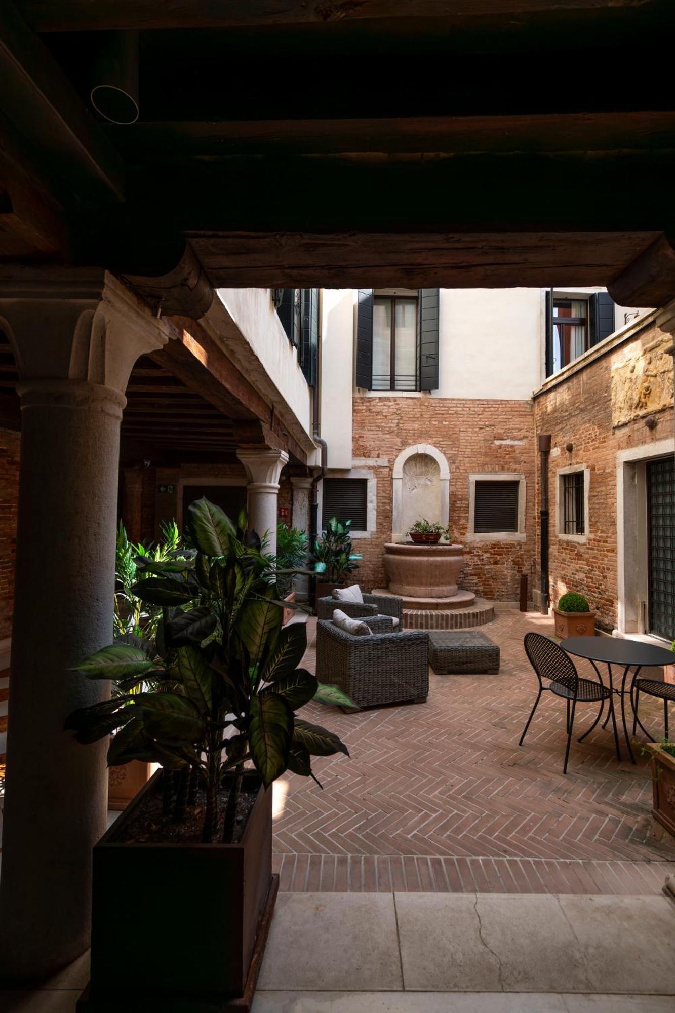 Palazzo Morosini Degli Spezieri - Lifestyle Apartments Benátky Exteriér fotografie