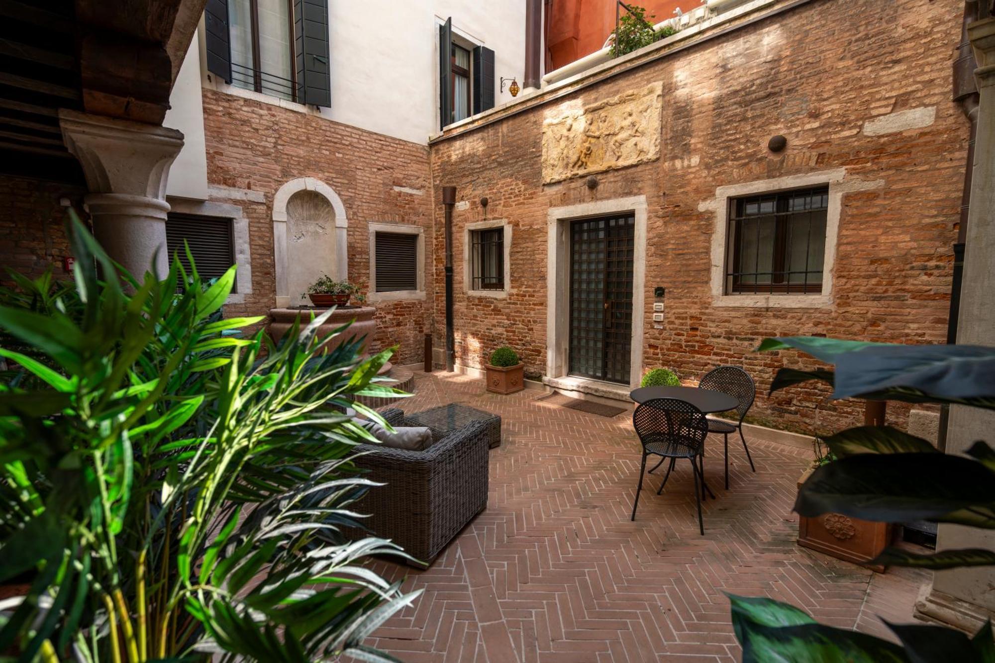 Palazzo Morosini Degli Spezieri - Lifestyle Apartments Benátky Exteriér fotografie