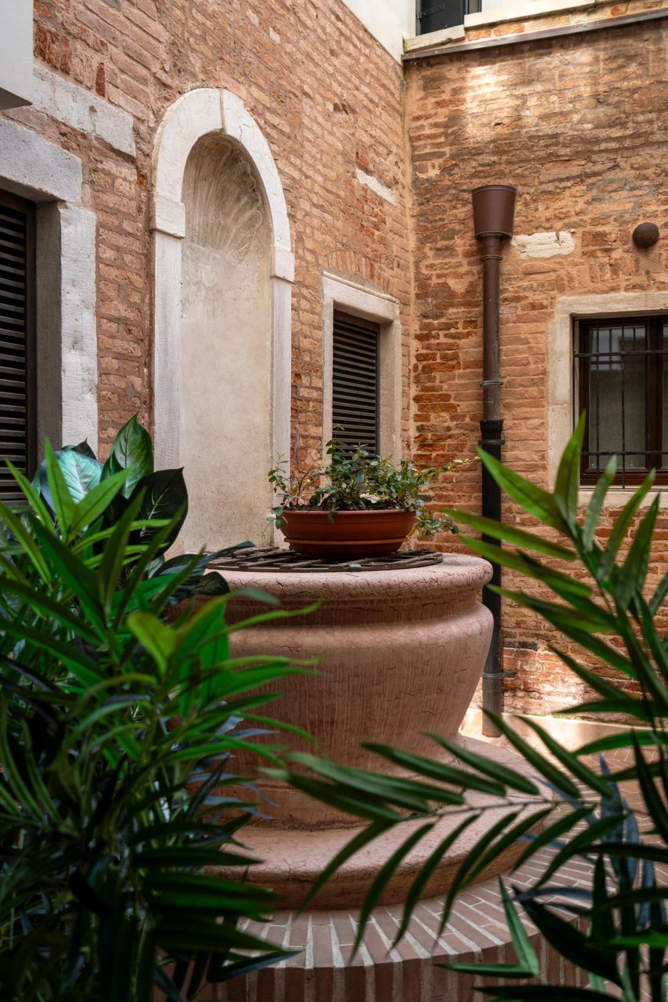 Palazzo Morosini Degli Spezieri - Lifestyle Apartments Benátky Pokoj fotografie