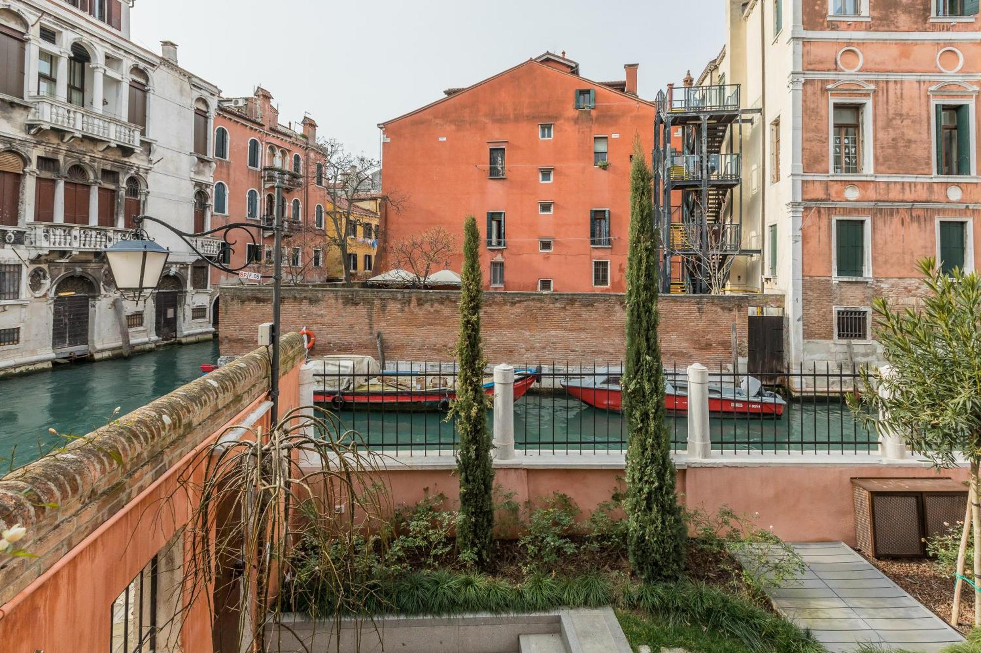 Palazzo Morosini Degli Spezieri - Lifestyle Apartments Benátky Pokoj fotografie
